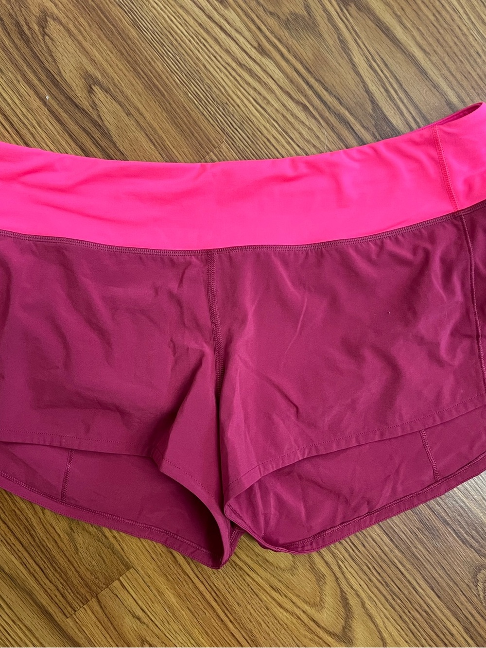 EUC women’s size 10 Lululemon Speed up shorts